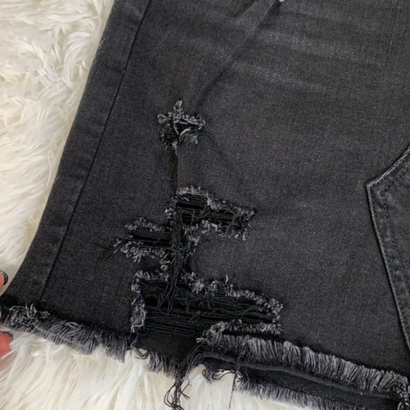 American Eagle Black Distressed Curvy High Rise Mini Denim Skirt - Picture 4 of 10